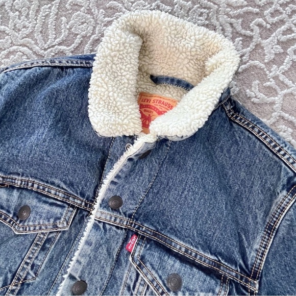 Levi’s Men’s Insulated Sherpa Trucker Jacket - Picture 10 of 16